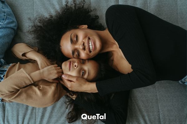A mi tía que está siempre conmigo y se ha convertido en mi segunda mamá